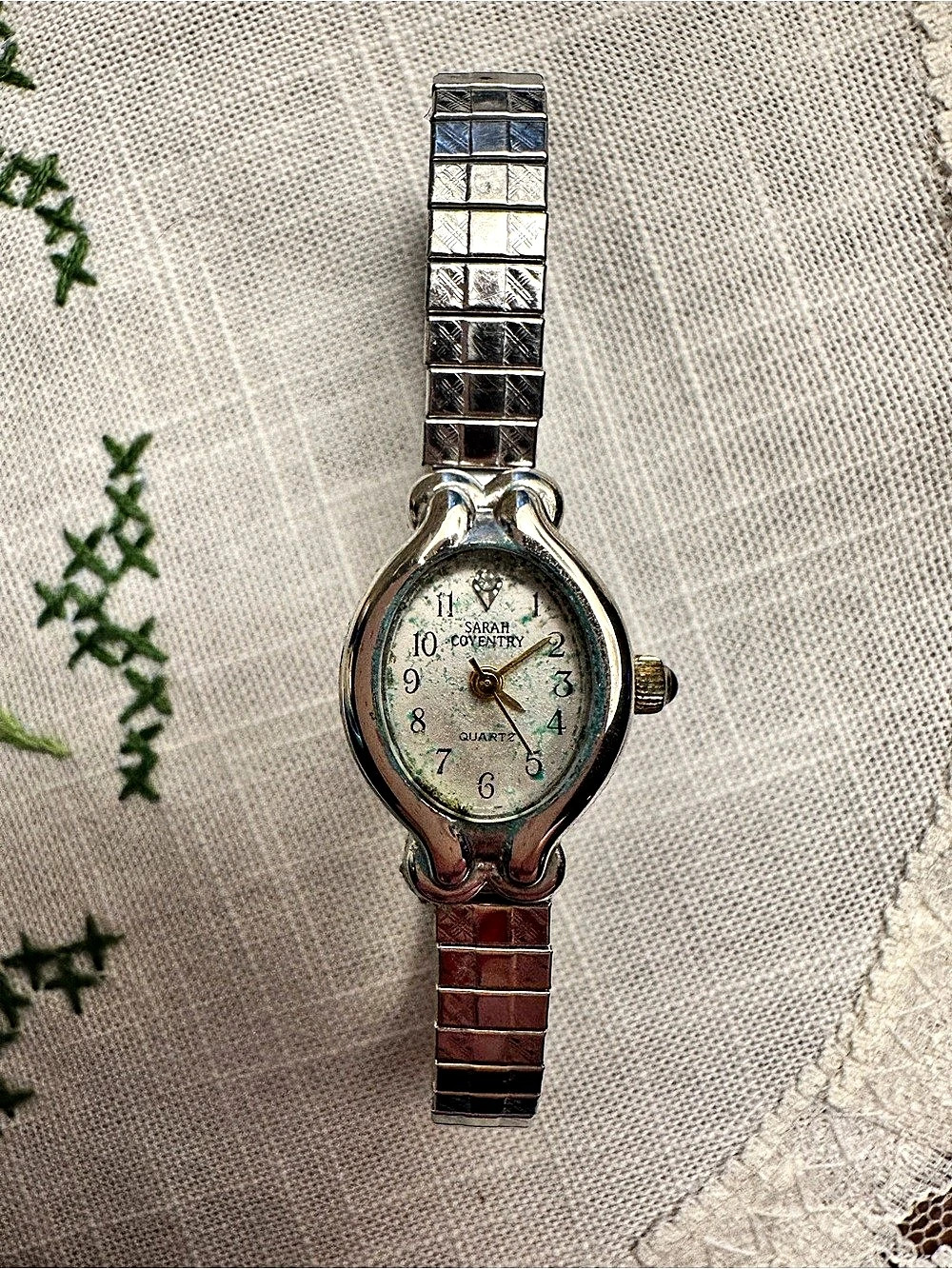 Sarah Coventry LC374 Vintage Silver & Gold Watch